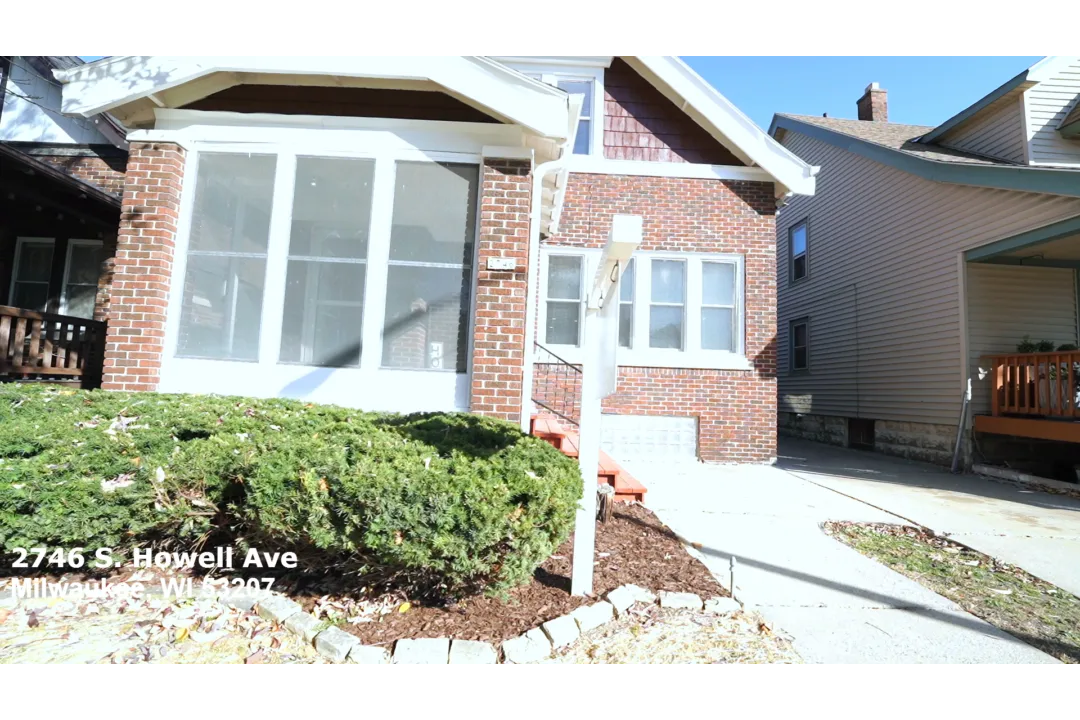 2746 S. Howell Ave